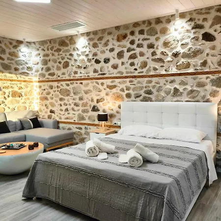 Dream Nest Meteora